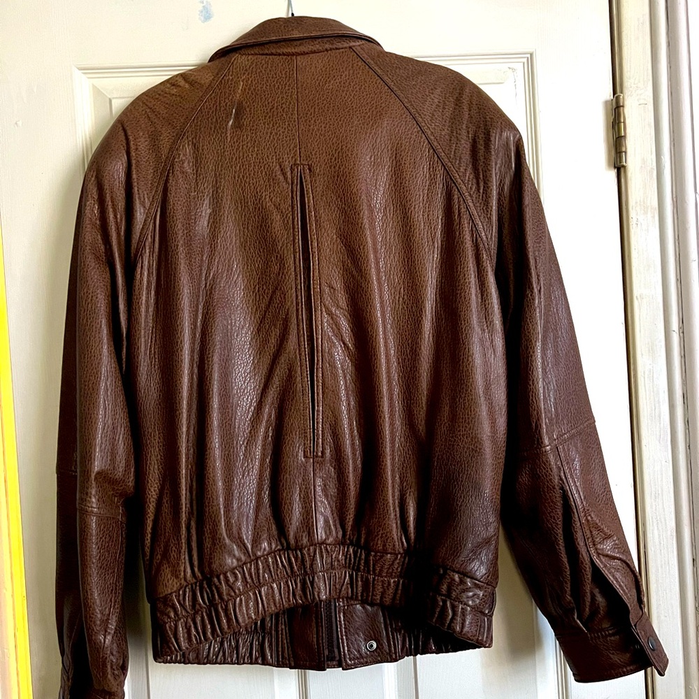 Men’s 80’s leather jacket.